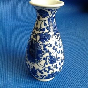 Asian porcelain  vase